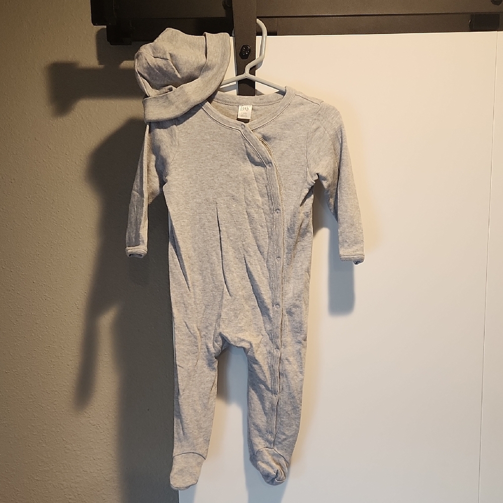 Nordstrom Baby Boys Gray One Piece with Hat